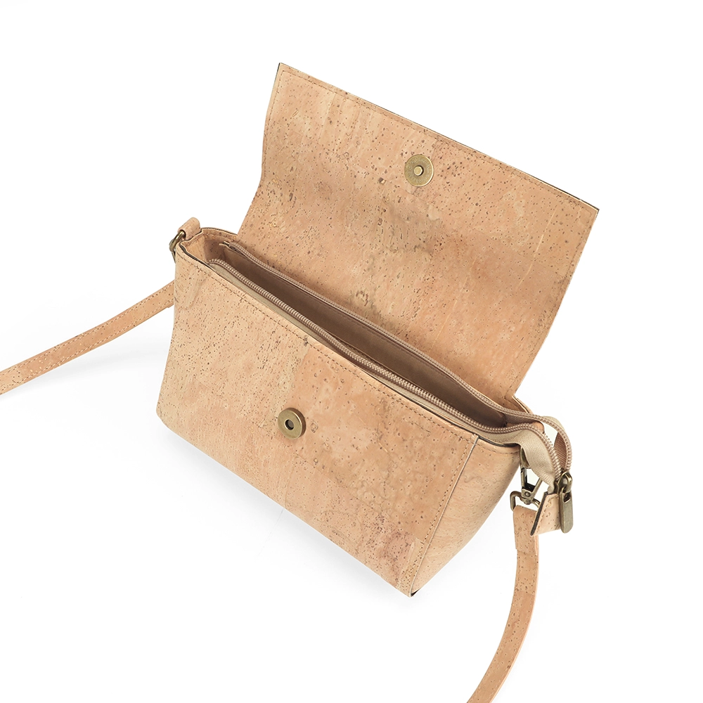 natural-cork-envelop-bag-3